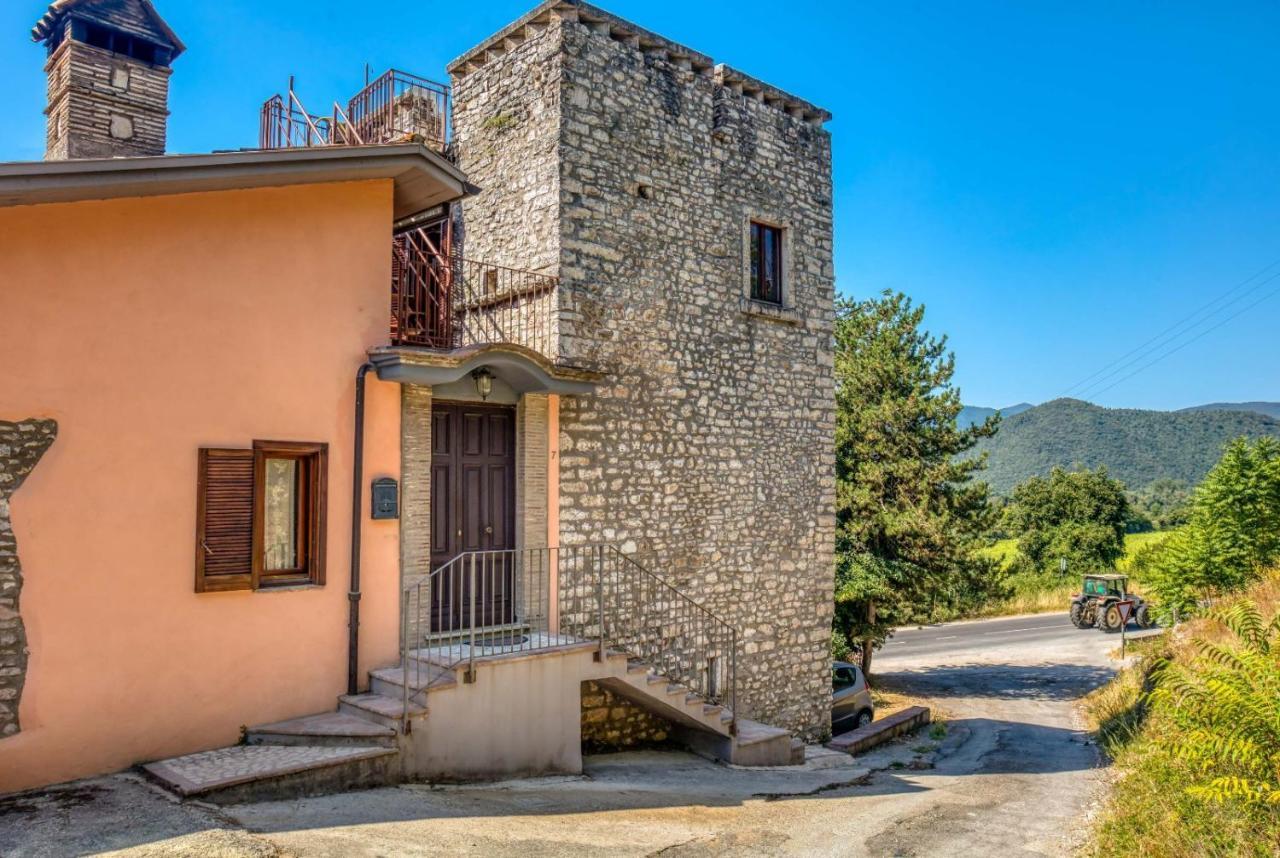 Appartement La Torre Di Piediluco à Col Sant'Angelo Extérieur photo